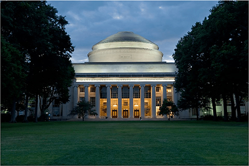 [写真]MITの象徴的建物であるBuilding 10, “Great Dome”
